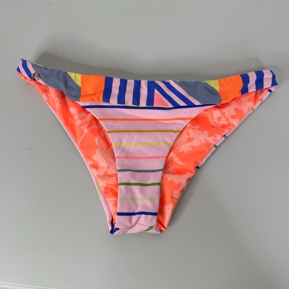 Maaji Think Side Signature Cut Bikini Bottom Size Large - Picture 1 of 4